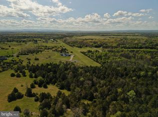 Wright Brothers Ct, Summit Pt, WV 25446