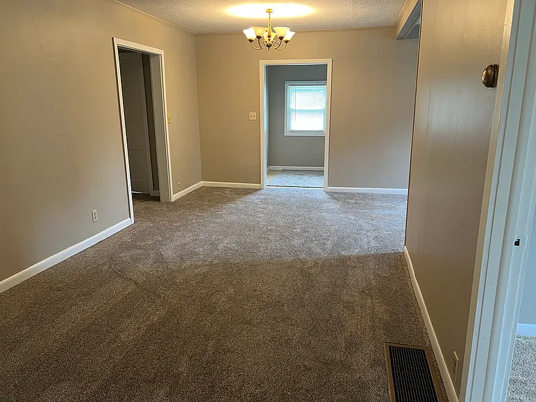 54184 Independence St — Photo 7