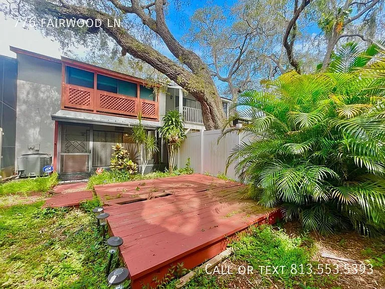776 Fairwood Ln — Photo 10