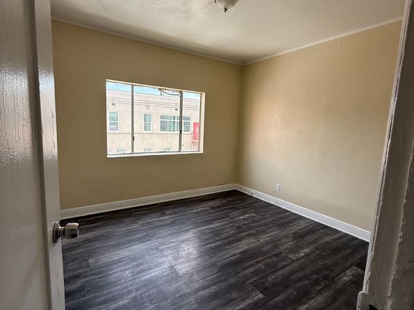 2225 Michigan Ave #2225