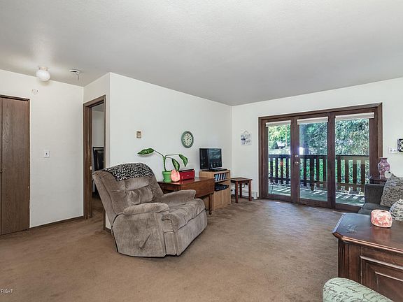 5th image of 660 Wilcox Ave