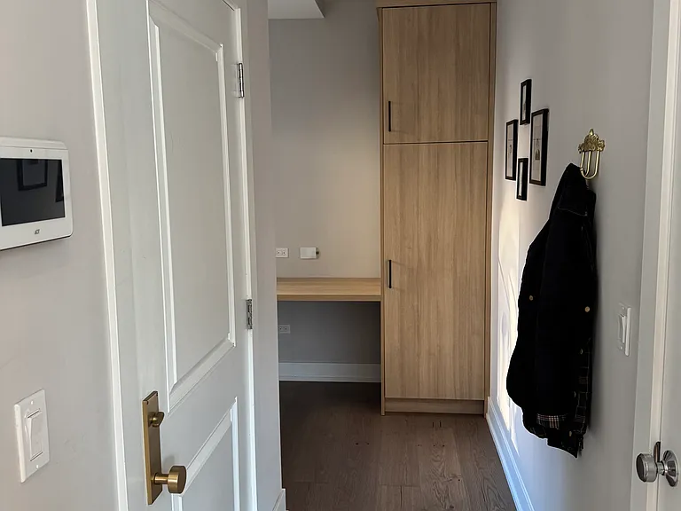3651 N Damen Ave — Photo 12