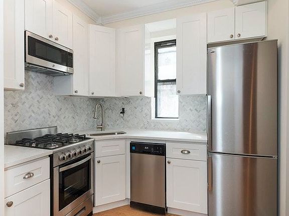 5th image of 3143 Broadway APT 2D