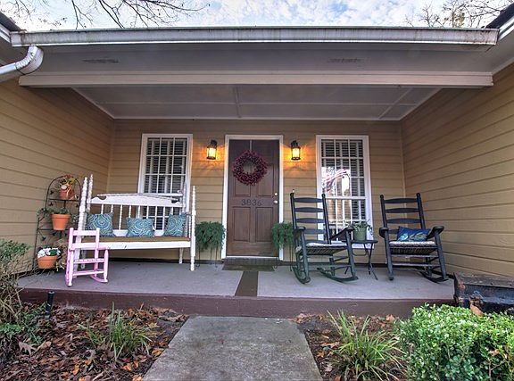 3rd image of 3836 Rosewood Cir