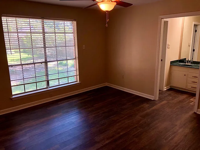 1226 Stoneliegh Dr — Photo 26