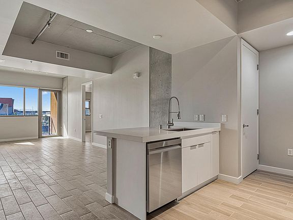 5th image of 353 Bonneville Ave Unit 523