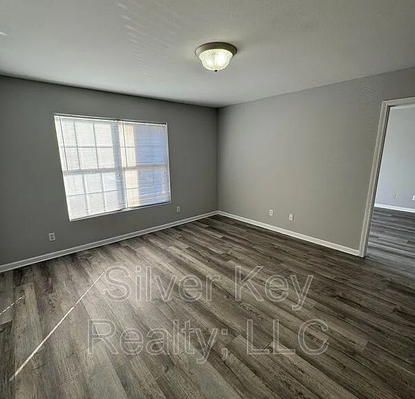 250 Willow Creek Dr #1 — Photo 3