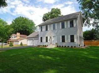 1133 Welcome Cir, Golden Valley, MN 55422