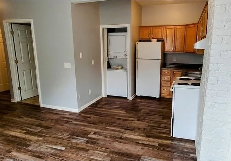 65 W State Rd #E — Photo 2