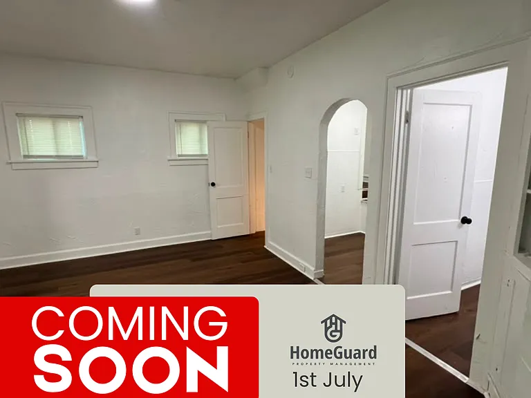 12512 Rexford Ave — Photo 2