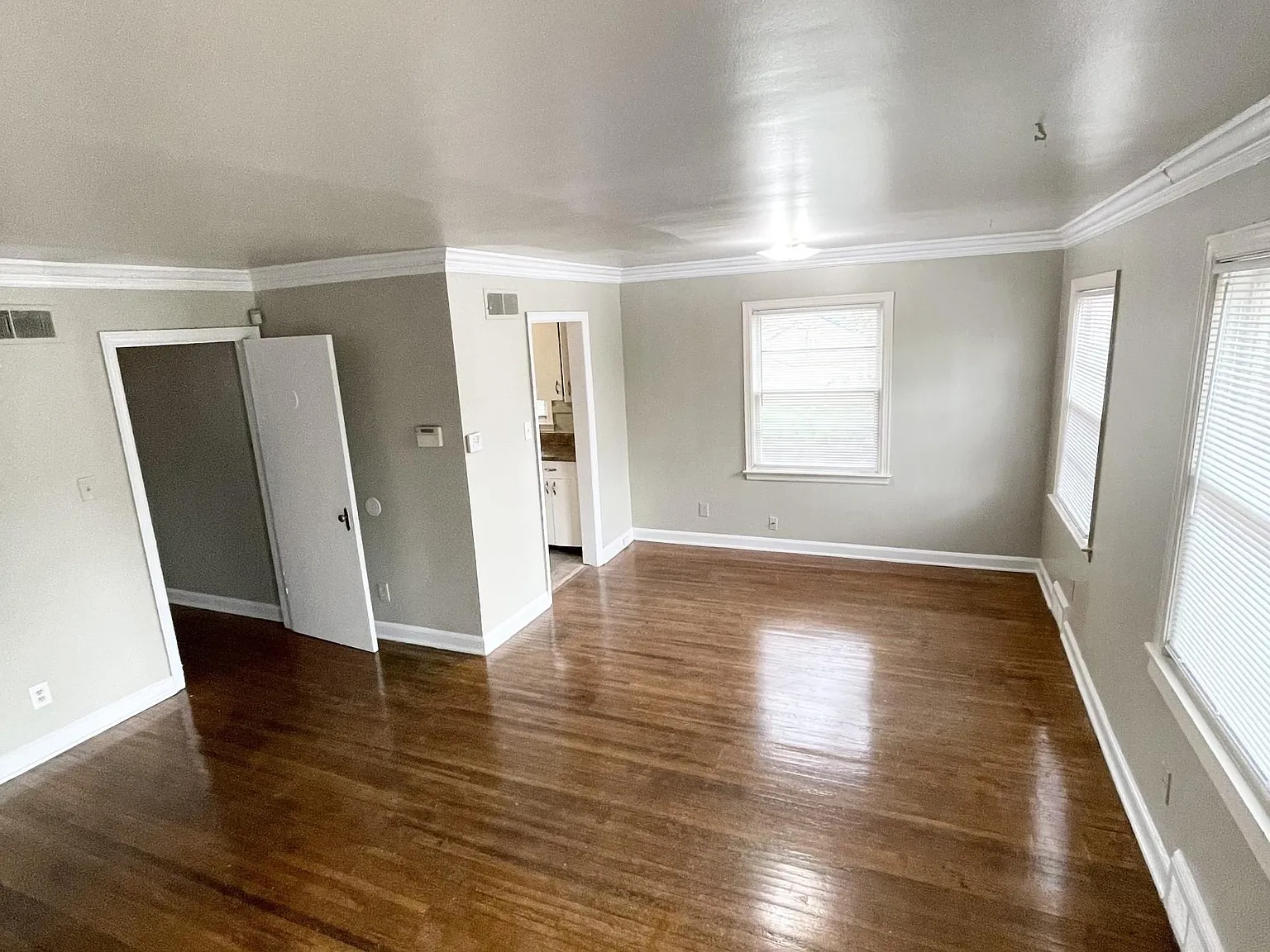 2 bed, 850 sqft, $925 — Photo 2