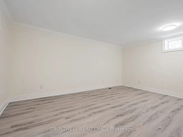 90 Galt Ave #C — Photo 5