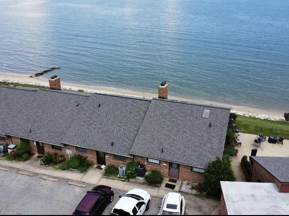 631 Clubhouse Dr #6, Lusby, MD 20657