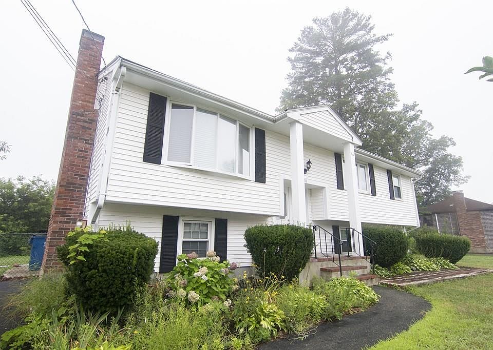1st image of 58 Highland Glen Dr