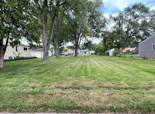 27250 Edward St, Roseville, MI 48066