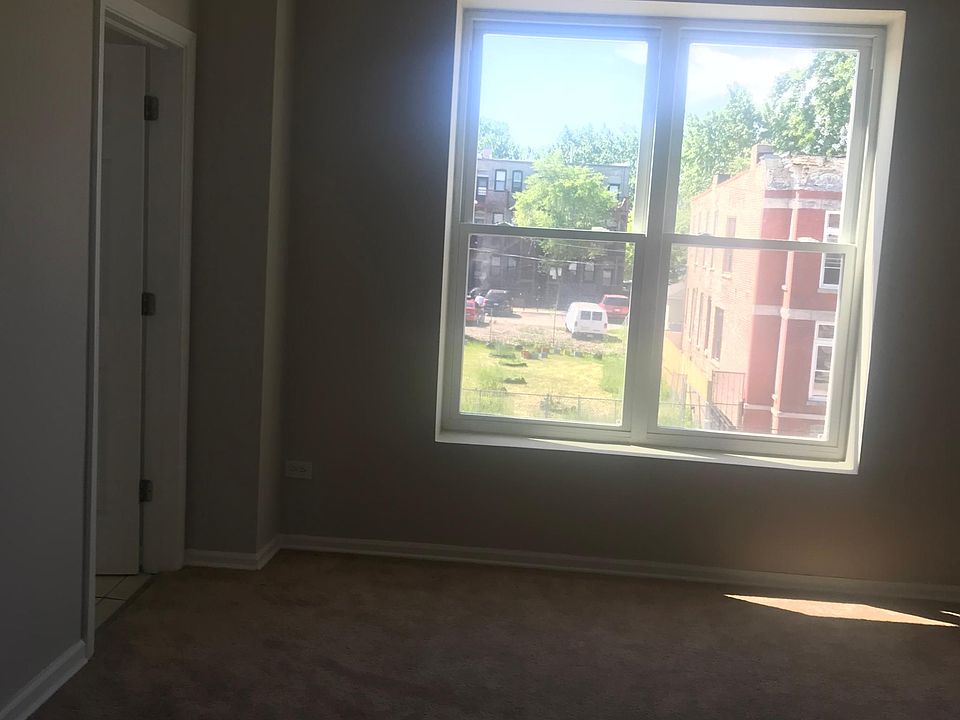 2nd image of 2644 W Adams St #2