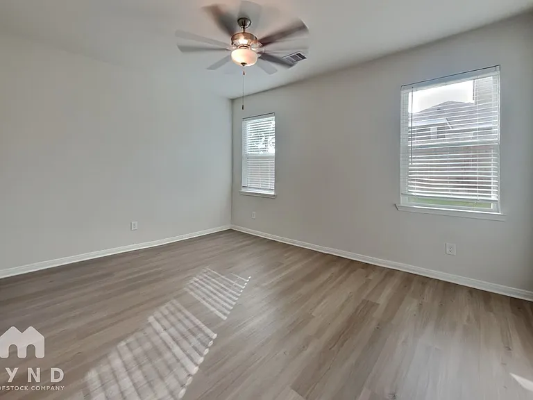 15468 Maple Terrace Dr — Photo 6