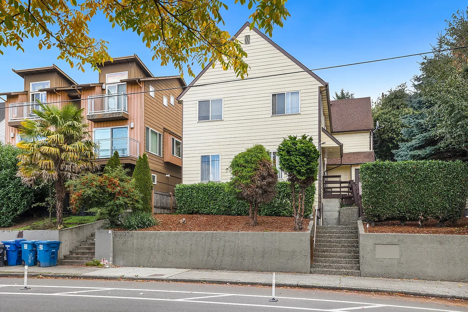 2 bed, 700 sqft, $1,800 — Photo 1