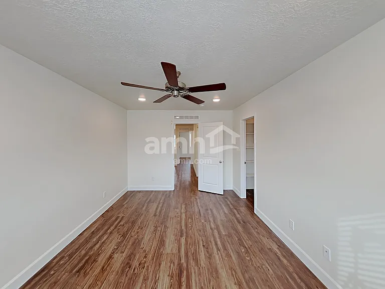 2613 W 3340 S — Photo 9