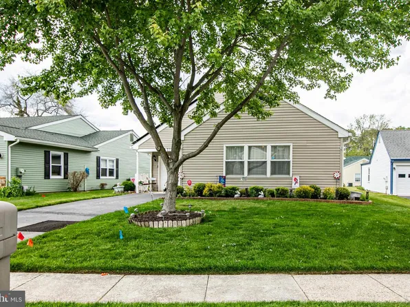 12 Heather Pl, Southampton, NJ 08088