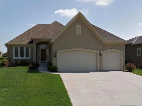24111 W 121st St, Olathe, KS 66061