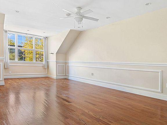 3rd image of 278 Sumpter St #1