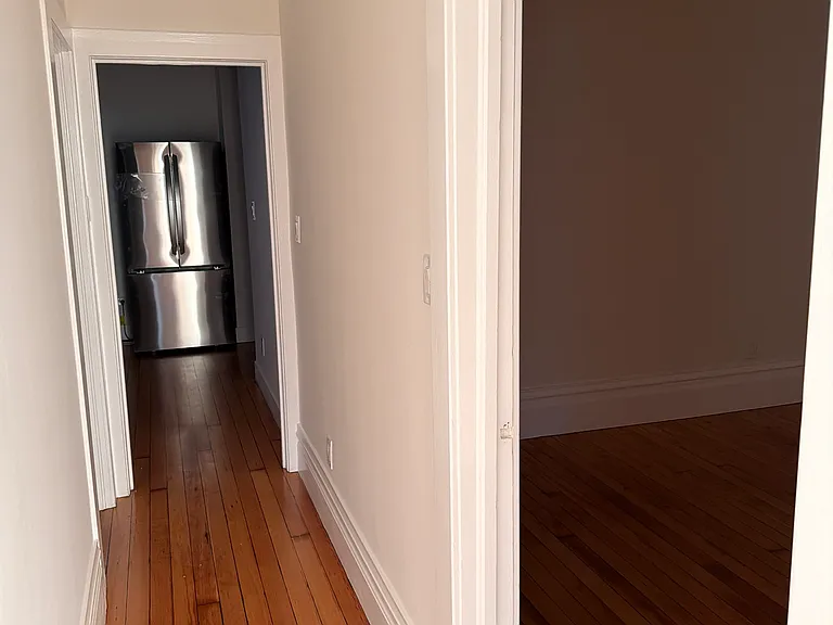 1152 Green St — Photo 3