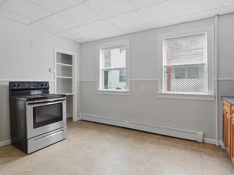10 Oswald St #1 — Photo 11