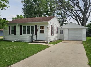 2423 McKinley St, Perry, IA 50220