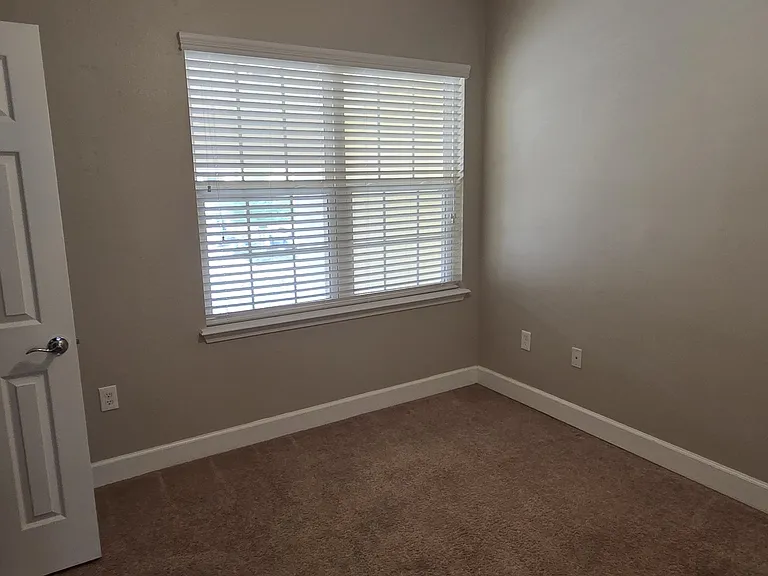 14083 Mahogany Ave — Photo 23