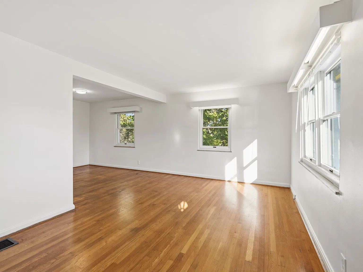 613 Rosemont Avenue — Photo 3