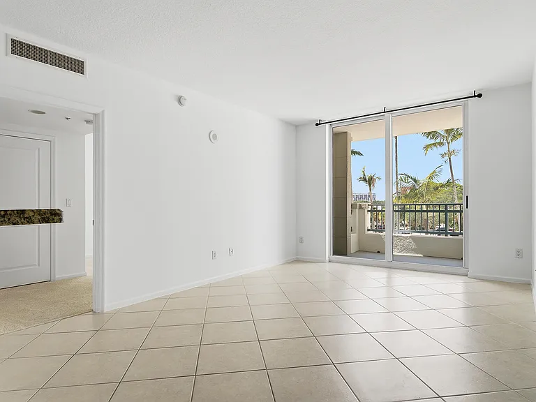 403 S Sapodilla Ave #218 — Photo 5