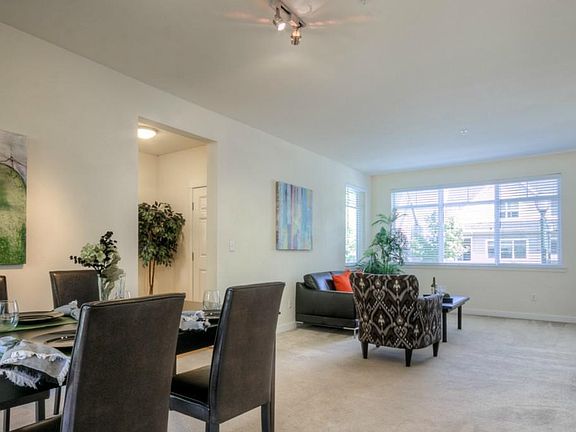 3rd image of 2337 NE Park Dr