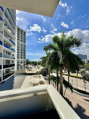 3140 S Ocean Dr #310 Photo 1