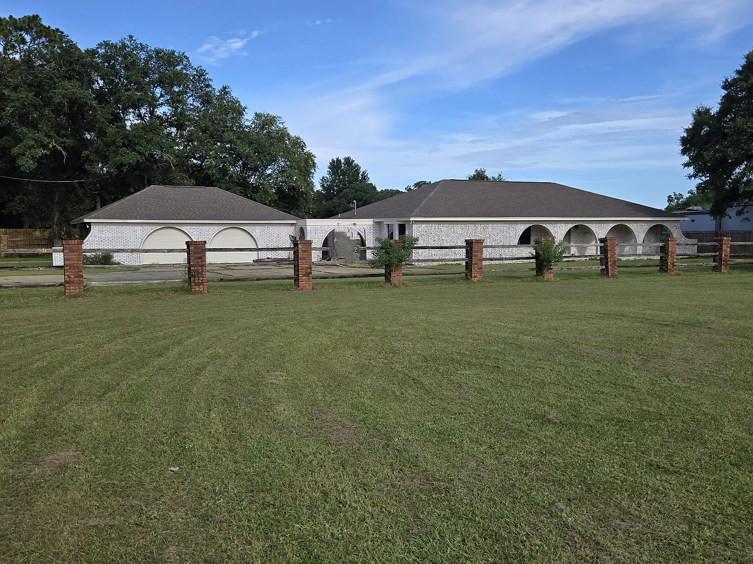 3 bed, 2000 sqft, $2,500 — Photo 2