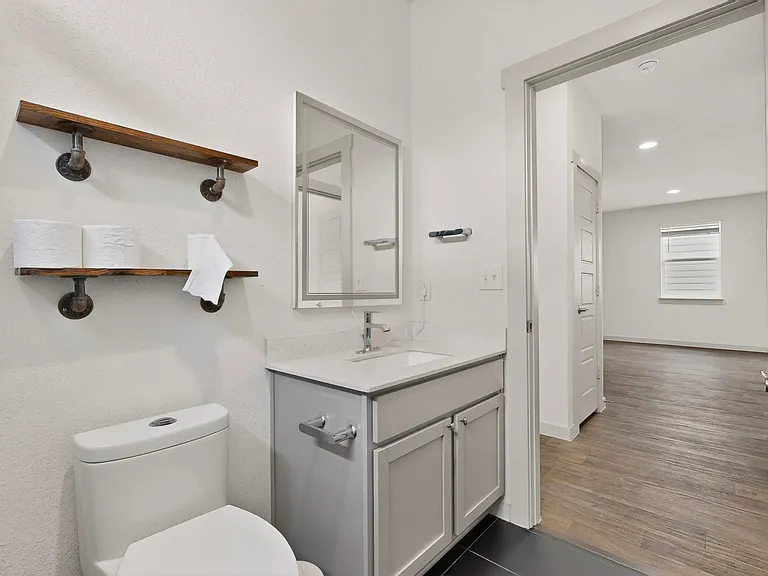 13712 Clerk St — Photo 14