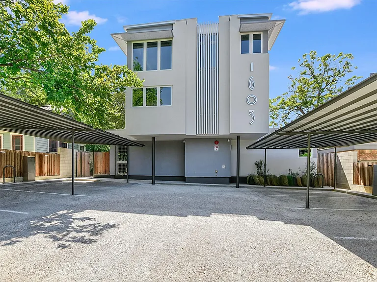 1603 Woodlawn Blvd #D — Photo 24