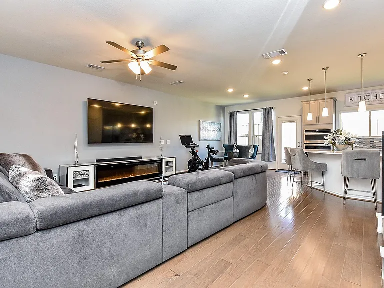 10310 Marston Vineyard Dr — Photo 2