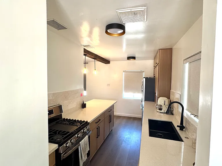 1306 E Whitton Ave — Photo 8