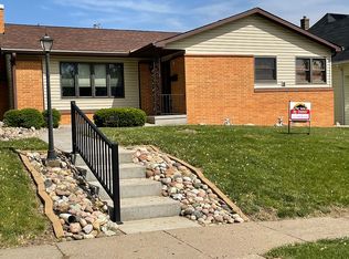 806 Oswego St, Tama, IA 52339