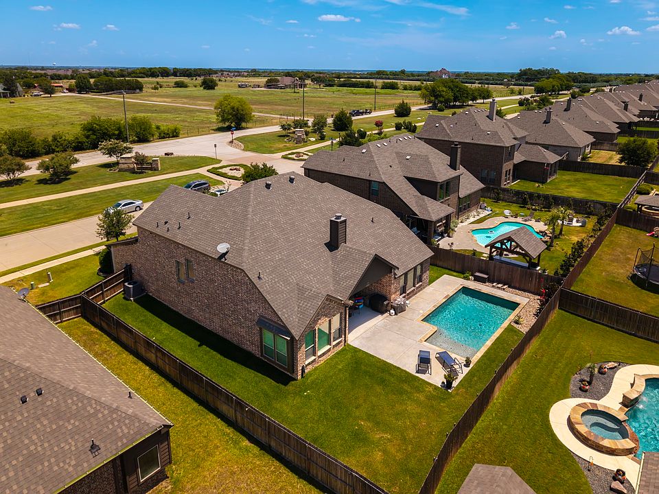 1st image of 606 Lonesome Dove Dr
