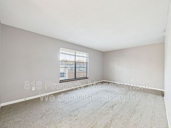 2nd image of 1020 NE Lindsay Ave Unit C