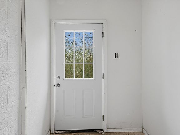 3rd image of 45816 Country Rd #587