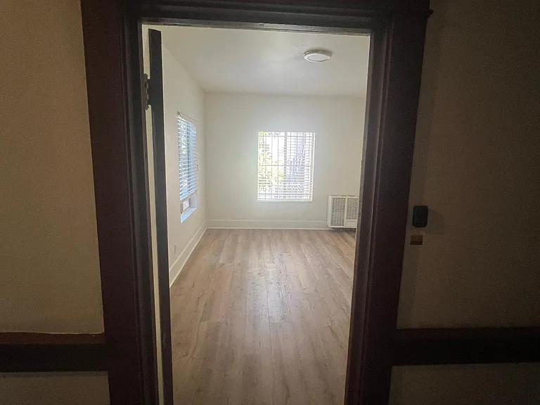 1927 Bonsallo Ave #3 — Photo 8