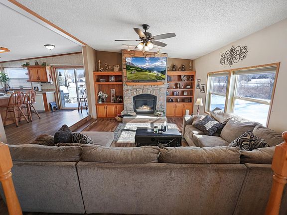 3rd image of 20206 County Road 9 NE