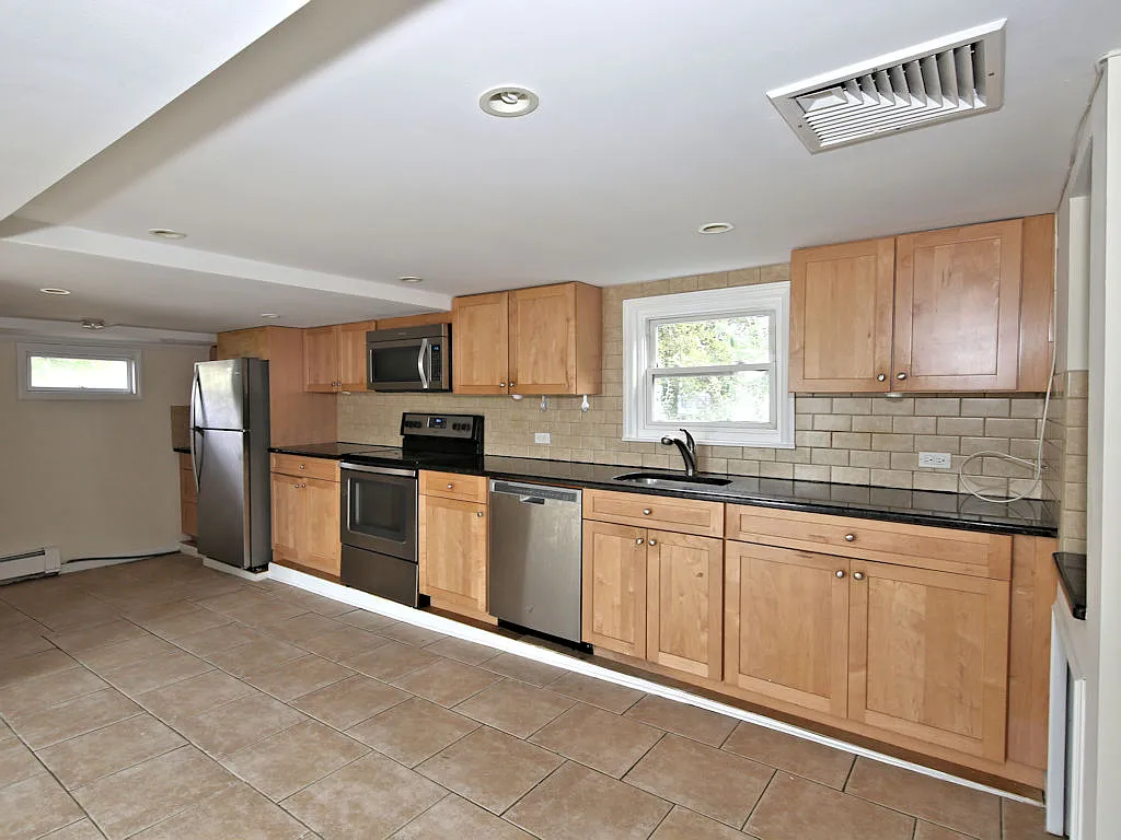 Apartment for Rent — Photo 3