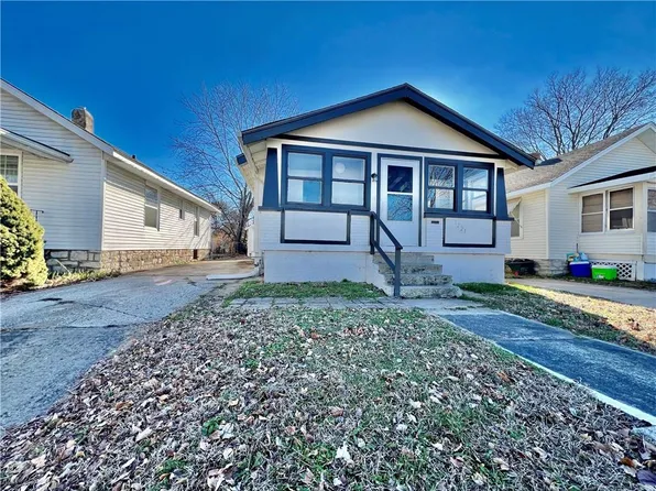 1221 E 22nd Ave, North Kansas City, MO 64116