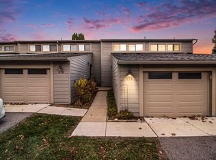 614 Peninsula Ct #1, Ann Arbor, MI 48105