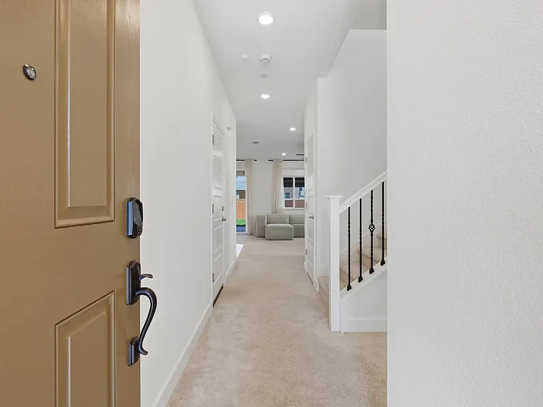 1582 Levy St — Photo 2