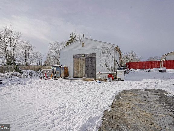 3rd image of 736 S East Ave